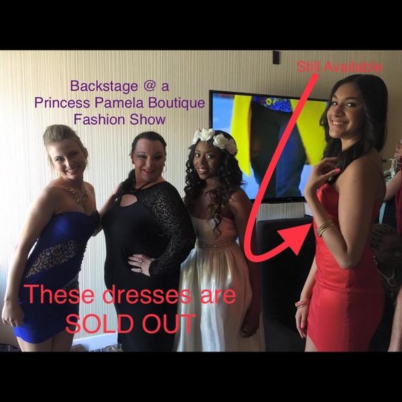 👑#13🦋 SALE🦋Red Dress - Large (Clearance) - Picture 5 of 6